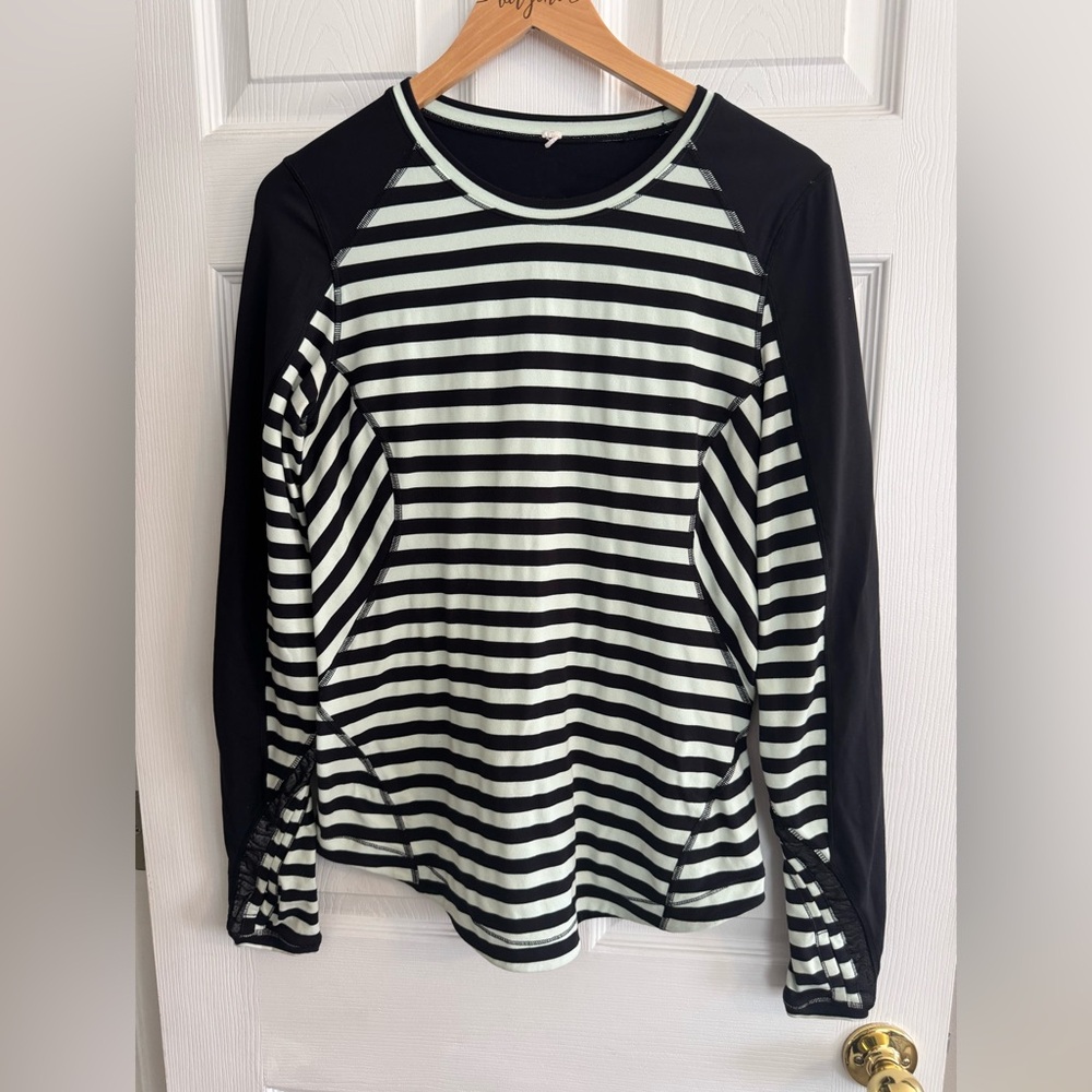 Lululemon long sleeved top - light mint green with black